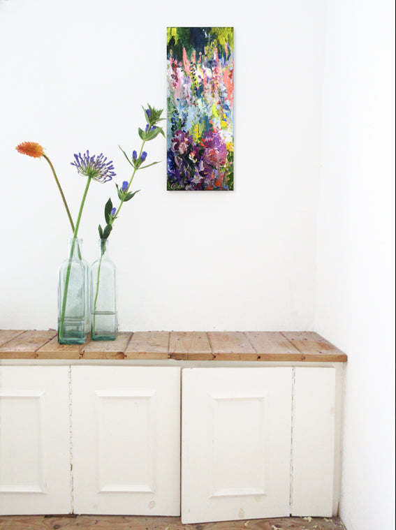 Botanical-story-series-Summergarden-with-purple-irises-Lies-Goemans-20x50cm-flower-painting-floral-flower-iris-bloemschilderij-interior